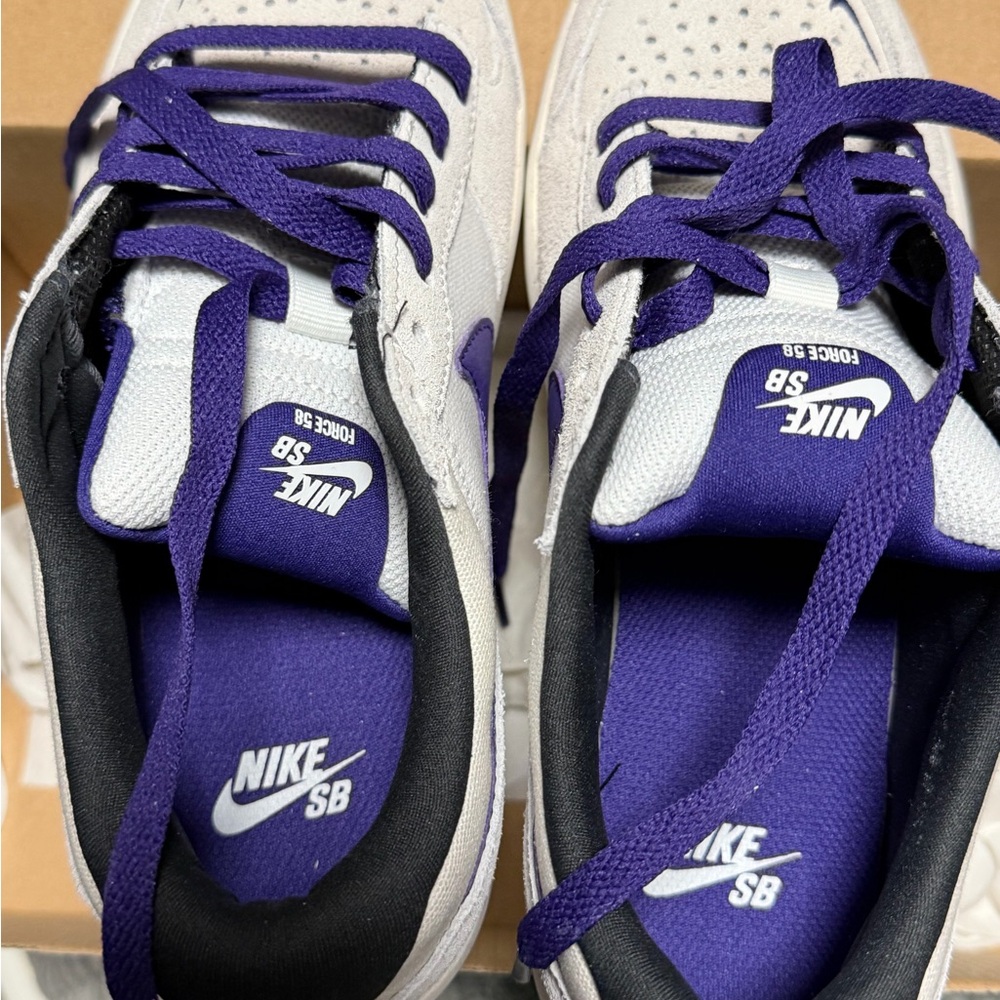 Nike Women's Sneakers in Cream and Purple - Picture 3 of 5